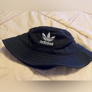 Adidas bucket hat